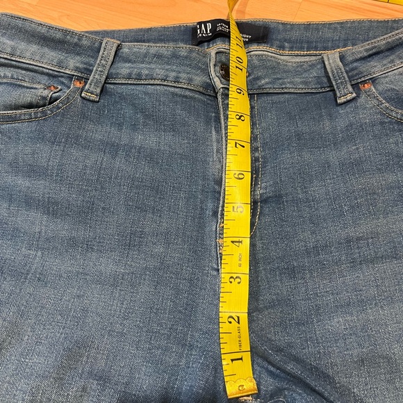 ⚠️ GAP slim straight mid rise jeans - Picture 2 of 7